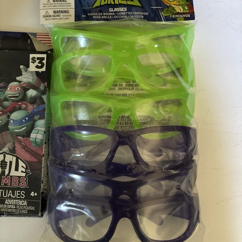 Teenage Mutant Ninja Turtles‎ Party Decorations Pizza Disc, Glasses, Tattoos